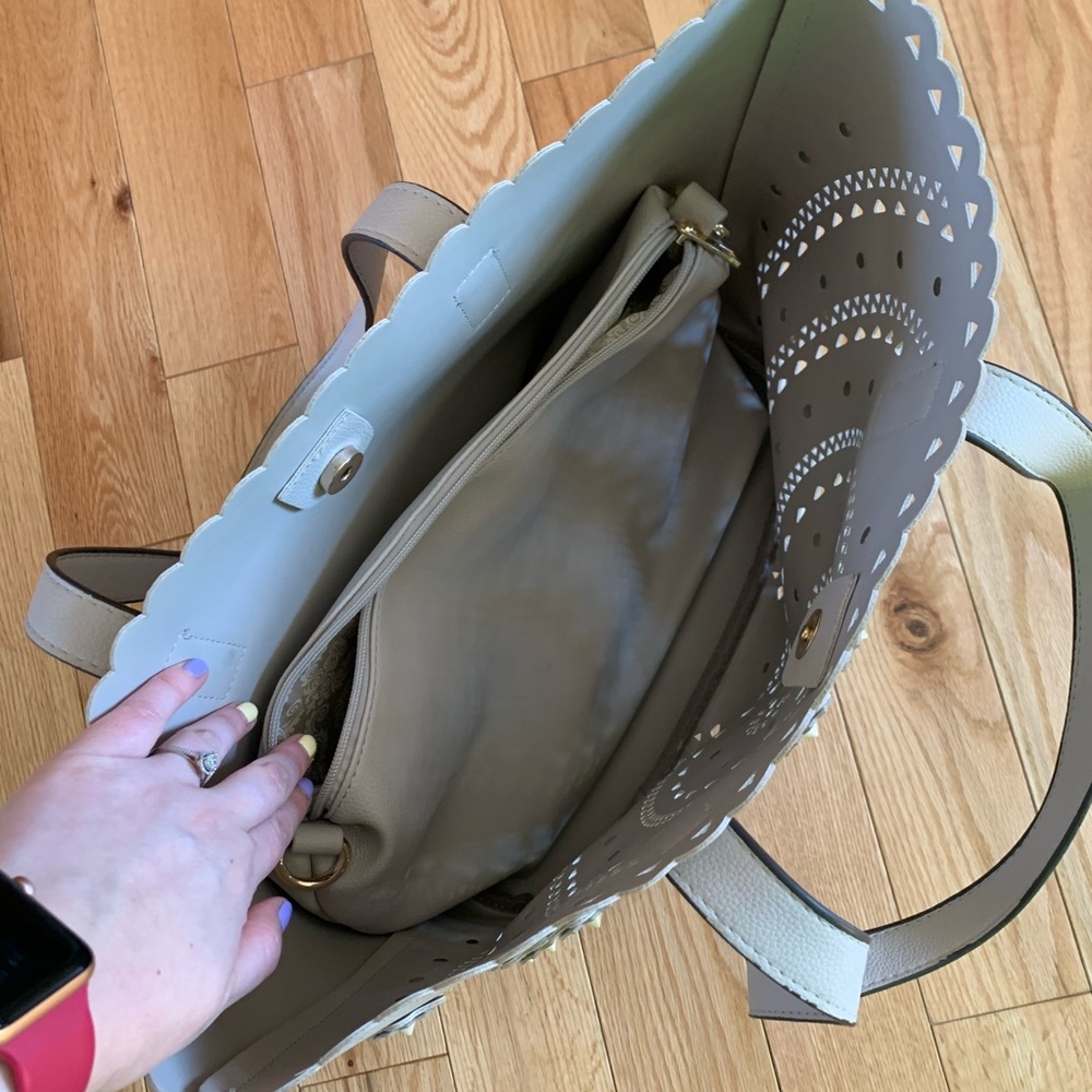 Purse - Picture 3 of 4